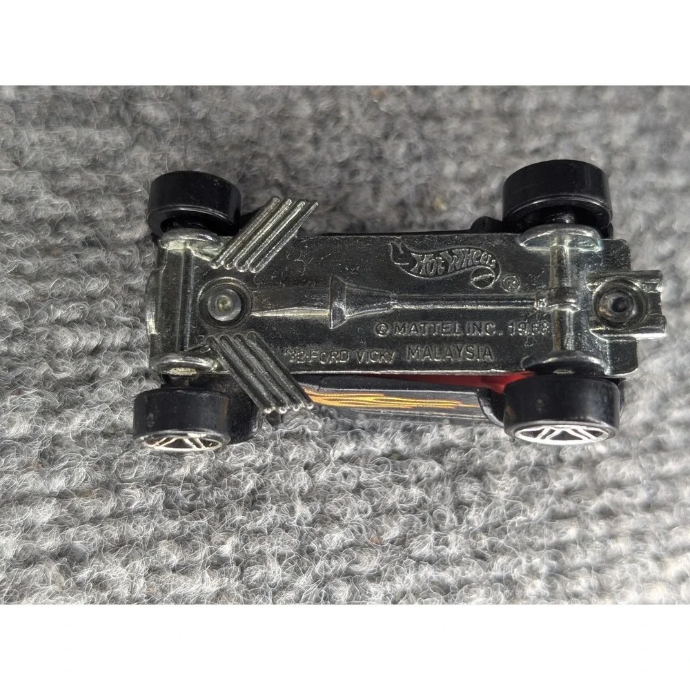 Vintage 1968 Mattel Hot Wheels '32 Ford Vicky Black With Flame Paint Job READ‎